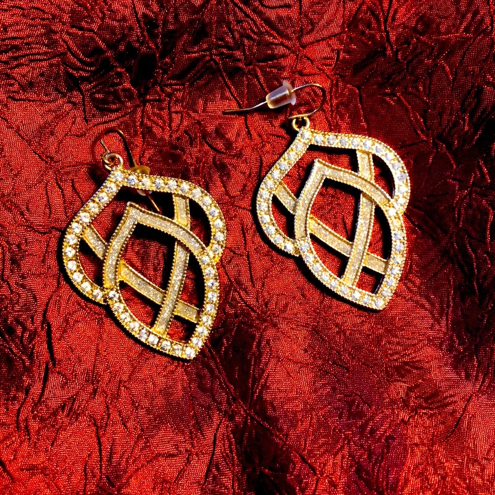 Beautiful rhinestone, gold-tone, french wire drops